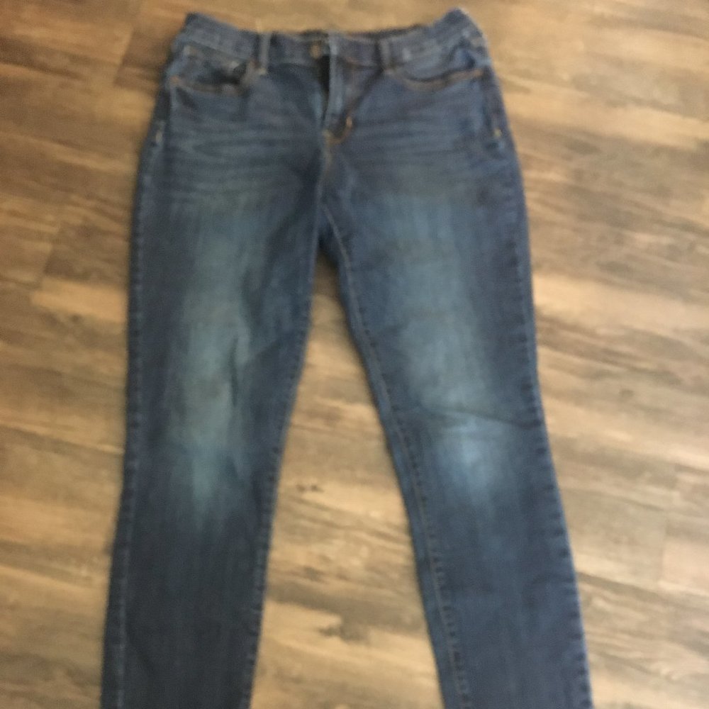 Old Navy Medium Wash Mid-Rise Straight Jeans